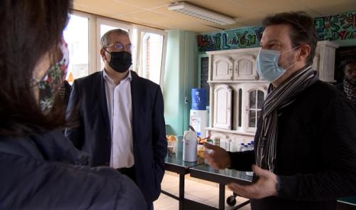 Aider les maisons des jeunes inondées