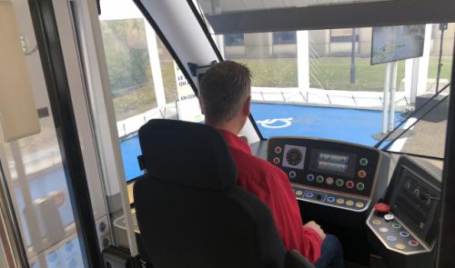 Tram En Commun S2#6 : le personnel TEC découvre la conduite du tram