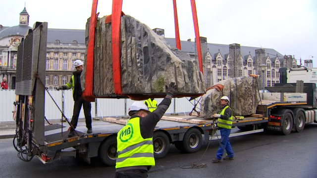 Tram En Commun S4#20 : dépose de la fontaine de la place Saint Lambert