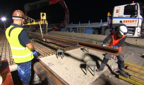 Tram : les premiers rails posés sur le pont Atlas