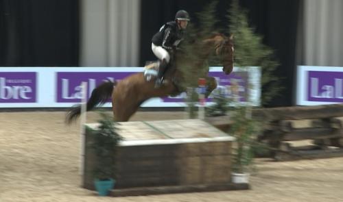 Jumping : ambiance de feu au cross indoor !
