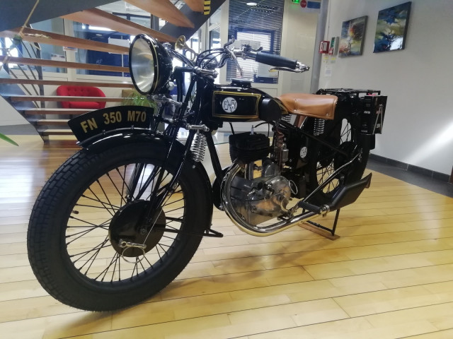 Un moto FN 350 M 70 à voir chez John Cockerill