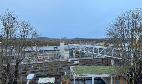 Visé : la passerelle de la nouvelle gare a été installée
