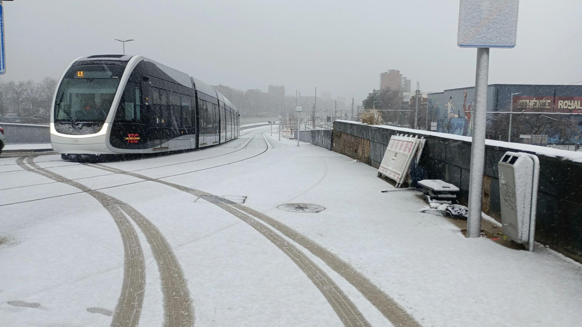 Tram en commun S7#16 : Un tram en hiver