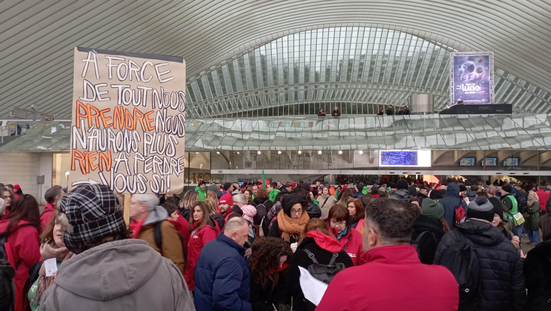 Près de 100.000 manifestants à Bruxelles: résumé de cette journée de manifestation