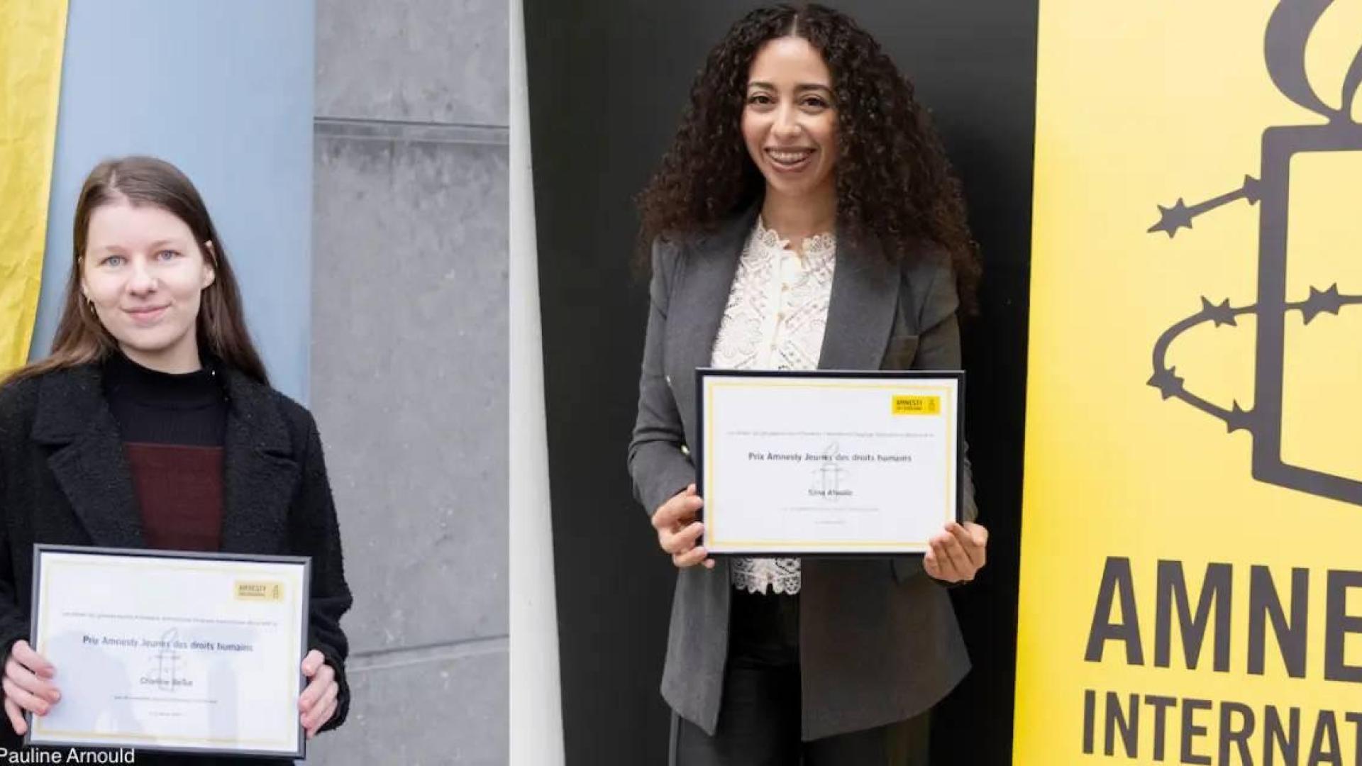Sana Afouaiz et Charline Bellot récompensées par le Prix Amnesty Jeunes des droits humains