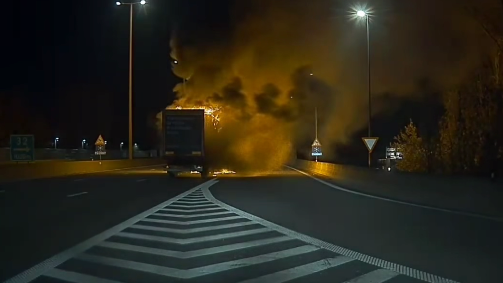 Gros embarras de circulation sur la E40 à Rocourt après l’incendie d’un camion