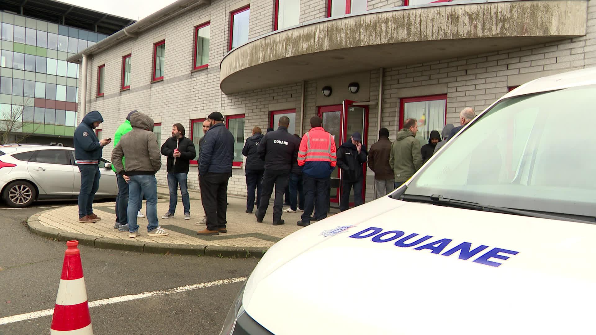 Les douaniers en grève du zèle à l'aéroport de Liège