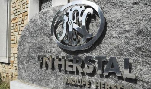 FN Herstal : les travailleurs se croisent les bras