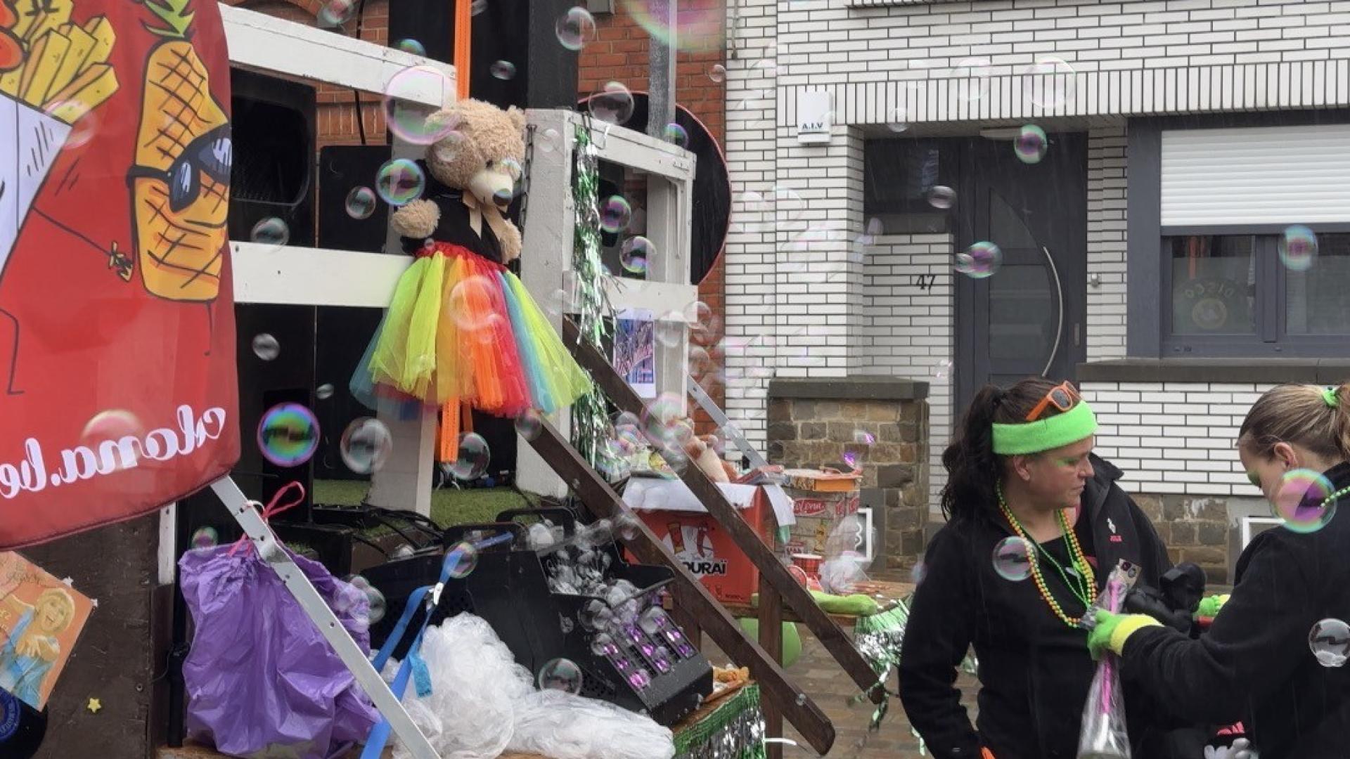 Des bulles remplacent les confettis au carnaval de Crisnée