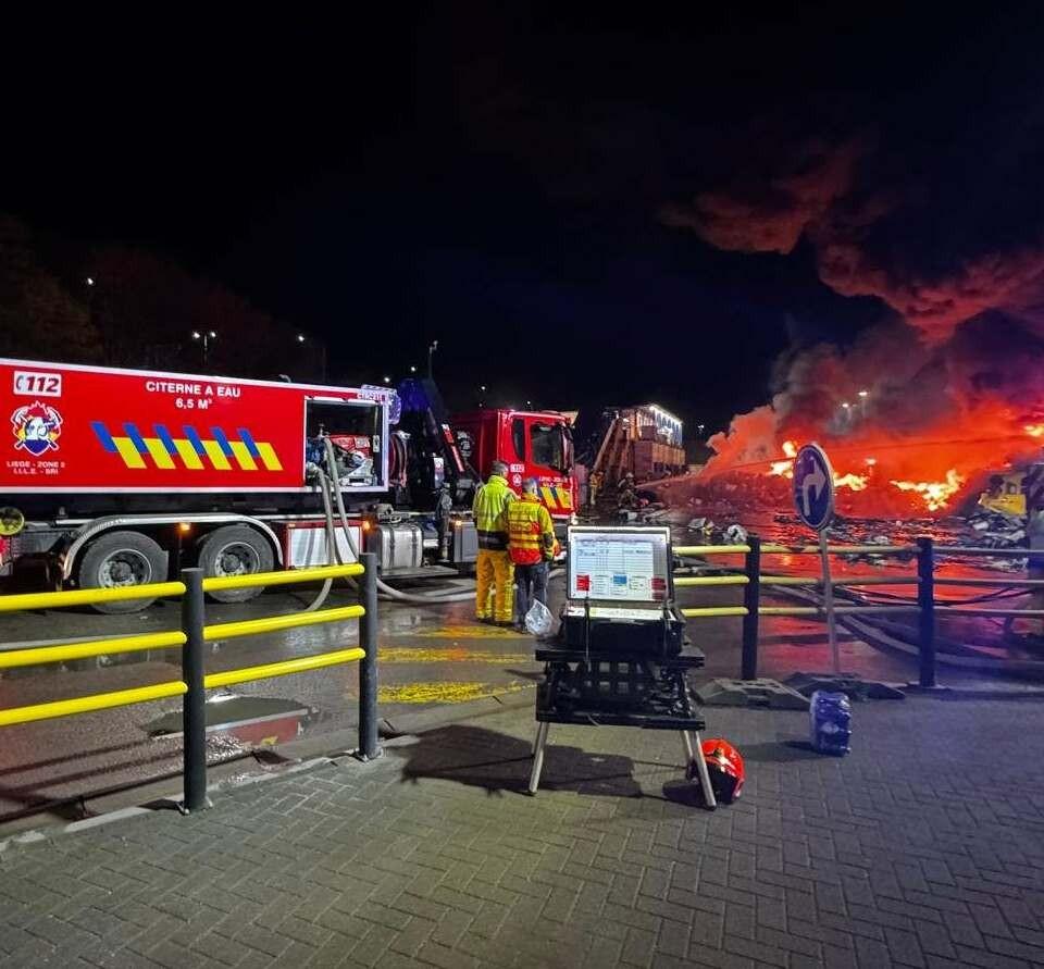 Incendie chez Recydel : les pompiers ont été occupés toute la nuit