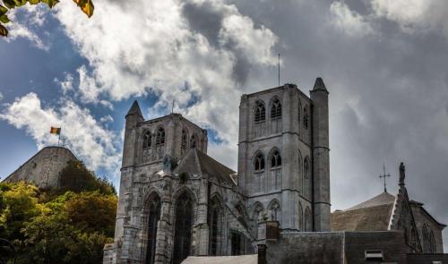 La collégiale Notre-Dame de Huy en travaux pour un mois