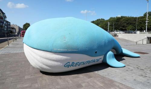 Une baleine bleue de Greenpeace débarque à Liège ce vendredi