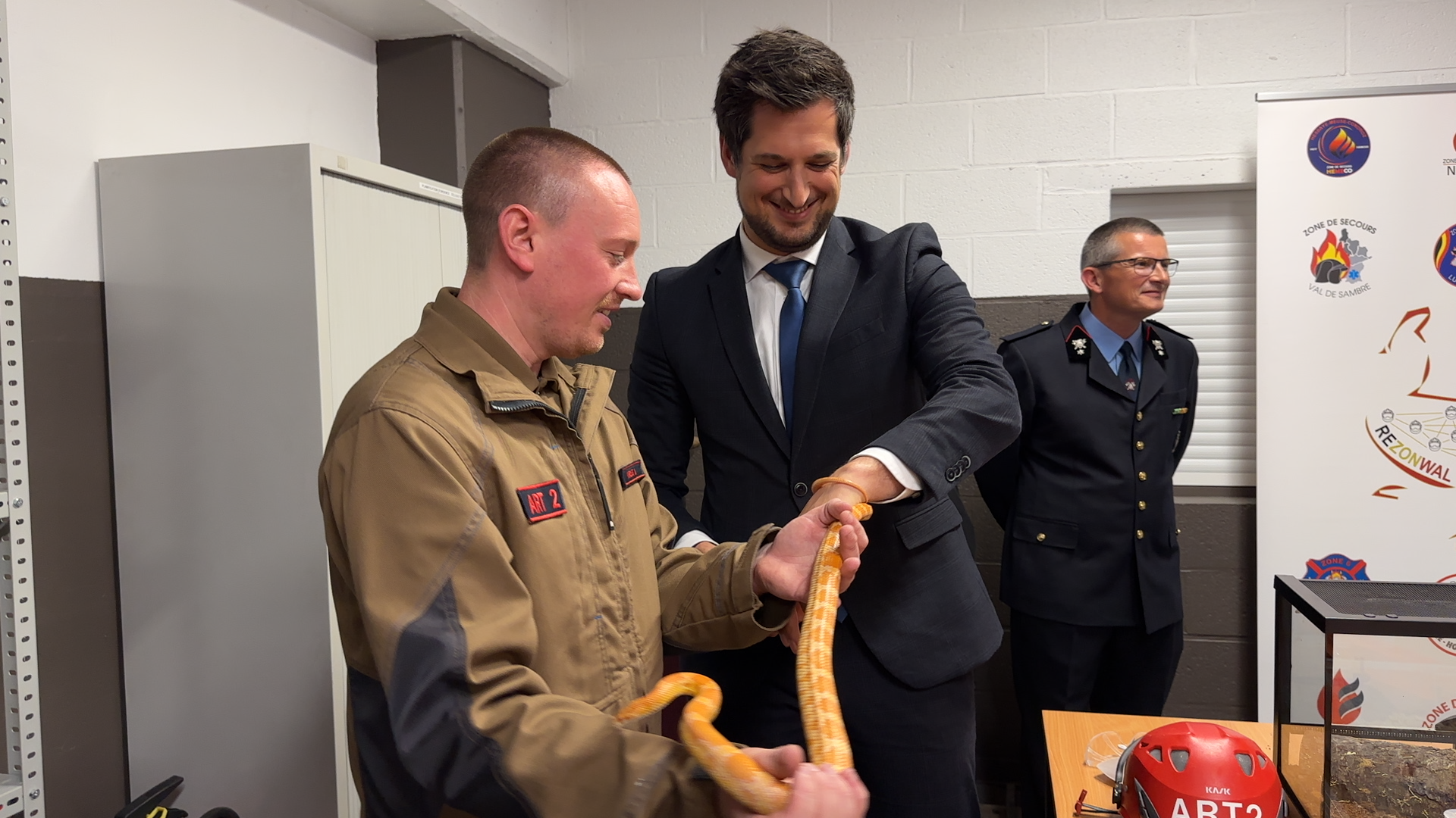 Adrien Dolimont en visite à l’Animal Rescue Team de Hesbaye