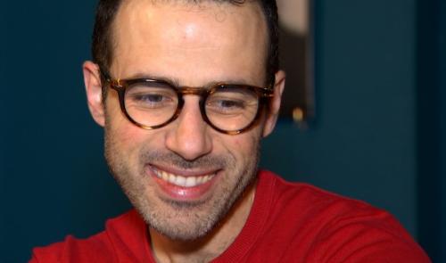 "La lumière des étés sans fin", le seul-en-scène de Salvatore Giunta 