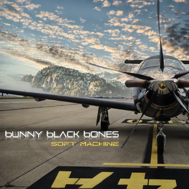 "Soft machine", le nouveau single de Bunny Black Bones 