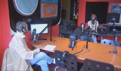 48 FM part installer une radio au Sénégal 