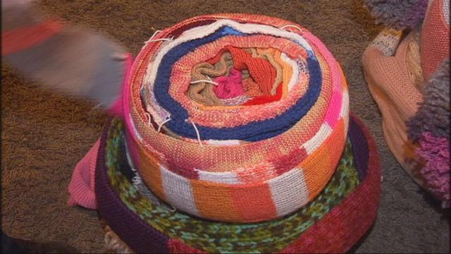 Une interminable écharpe de laine tricotée à Huy 