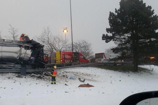 Un chauffeur de camion tué sur l'autoroute E313 à Milmort