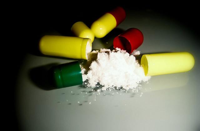 Deux toxicomanes poursuivies pour le décès par overdose d'un enfant de 19 mois