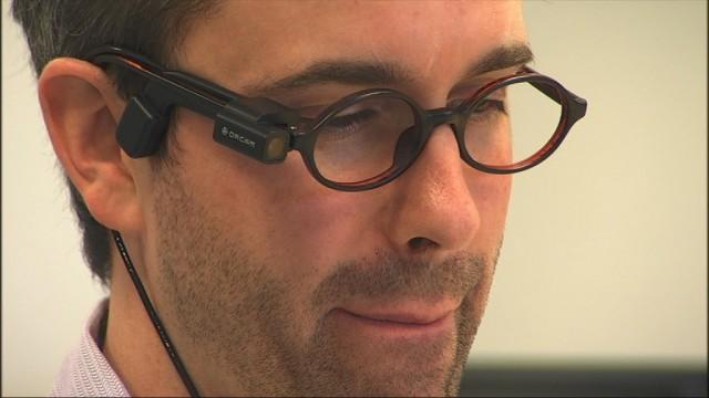 Des lunettes vocales pour les personnes malvoyantes 