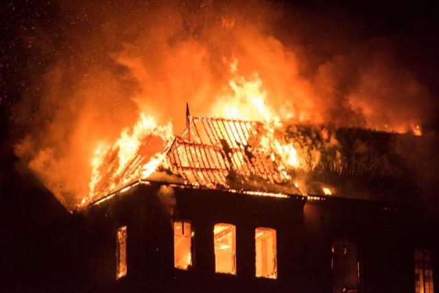 Le château de Chokier parti en flammes 