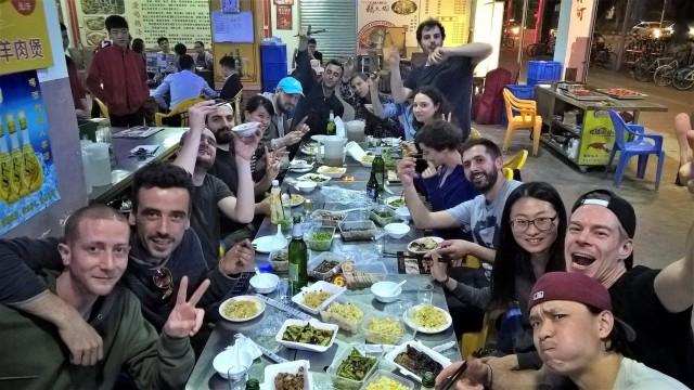 La déjantée tournée chinoise des R Tardataires (vidéo)