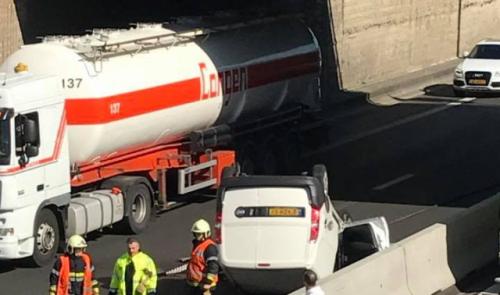 Une camionnette tombe d'un pont sur l'autoroute à Visé !