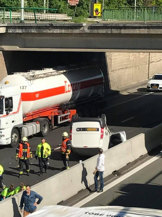 Une camionnette tombe d'un pont sur l'autoroute à Visé !
