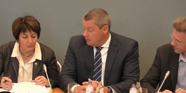 La commission réclame les remboursements et le départ de Moreau et Cie