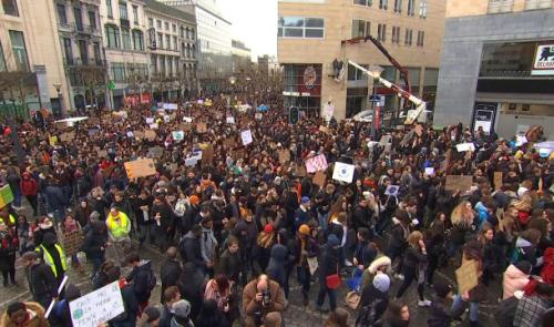 15.000 jeunes, dont de très jeunes, à rêver d'un autre monde !