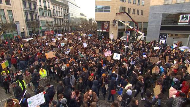 15.000 jeunes, dont de très jeunes, à rêver d'un autre monde !