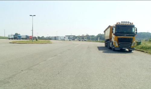 Stationnement interdit pour les poids-lourd à Bettincourt