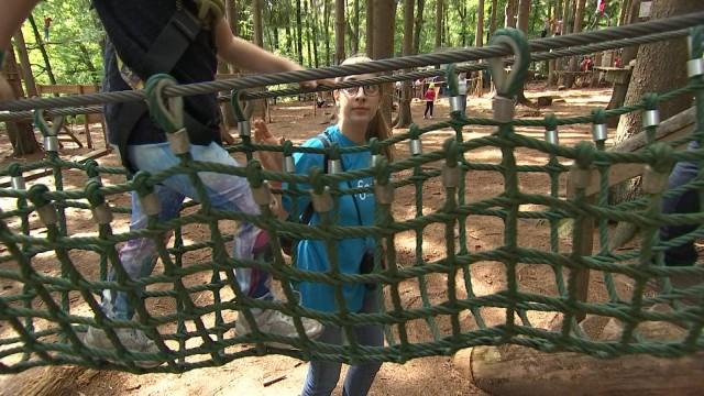 Une société offre une journée récréative aux enfants placés