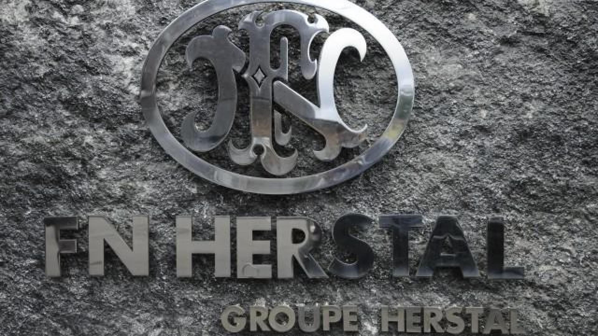 Un huissier aux grilles de la FN Herstal 