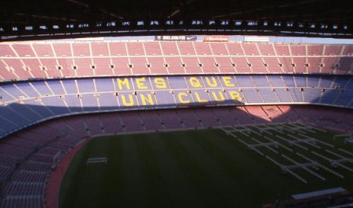 Sécurité : pas plus de policiers au Camp Nou de Barcelone qu'à Sclessin !