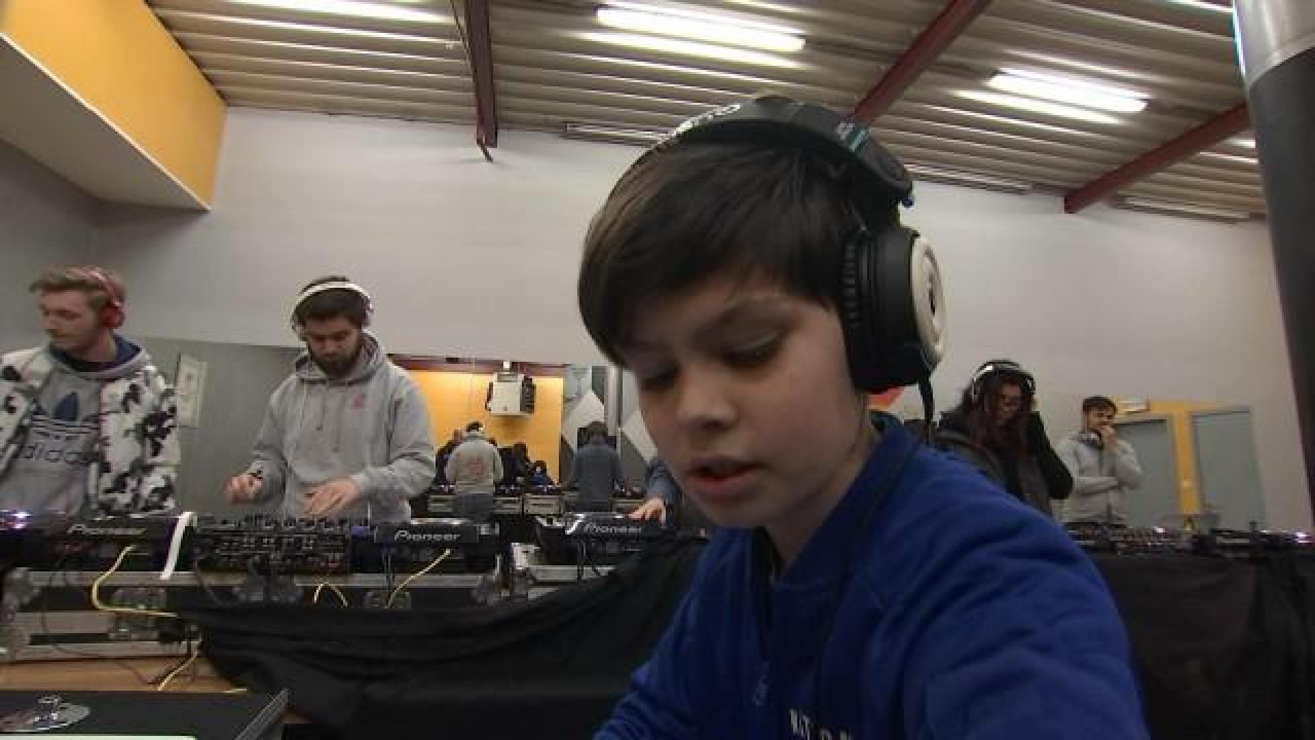 Seraing: une formation de DJ donnée par un pro du mix