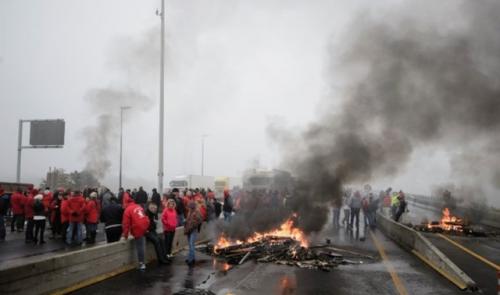 17 personnes en correctionnelle pour le blocage de la E40 en 2015