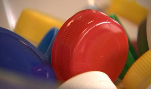 Recyclage des bouchons? Eloy Water étudie la question