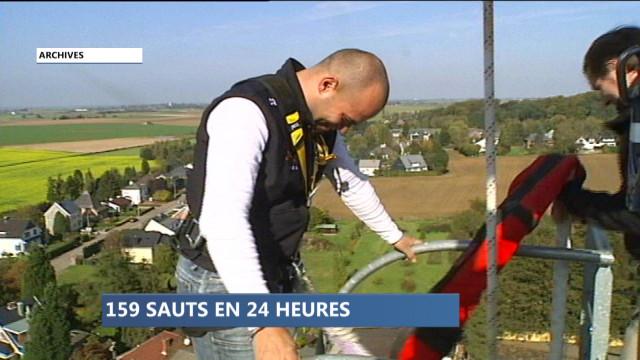 Record du monde de sauts en élastique 