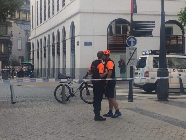 Des armes trouvées dans une voiture à Liège (vidéo)