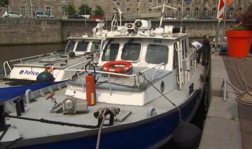 A vendre : bateau de la police fédérale ! 