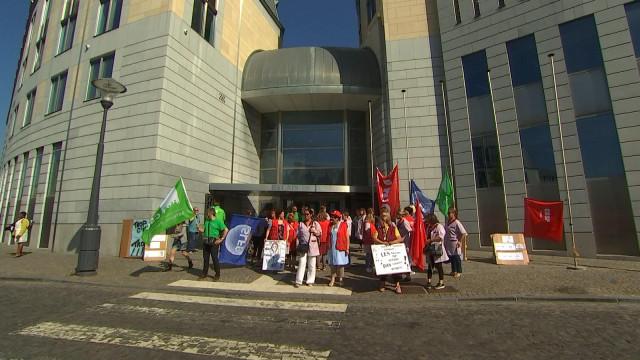 Grève des femmes d'entretien au Palais de Justice