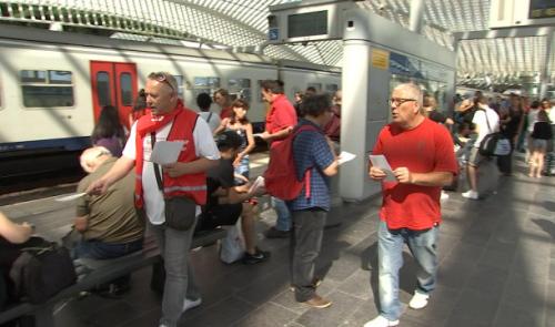 Grève SNCB : action des cheminots à la gare des Guillemins