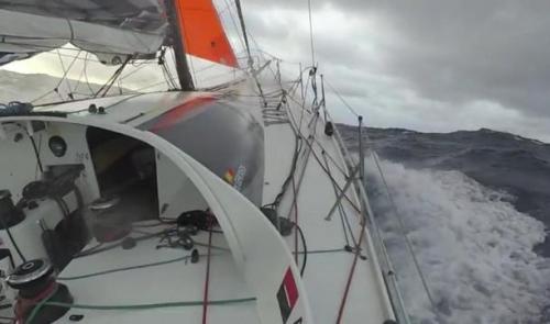 Zapping sport: Jonas Gerckens tient bon la vague