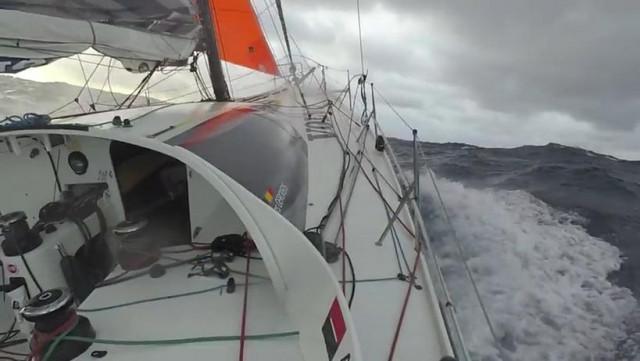 Zapping sport: Jonas Gerckens tient bon la vague