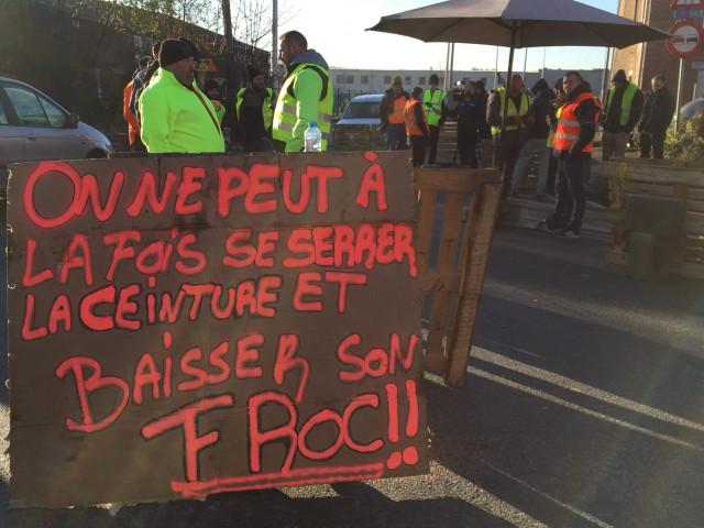 Gilets jaunes  : blocage du port pétrolier de Wandre