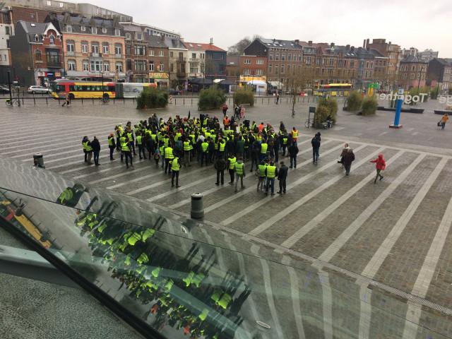 Gilets jaunes à la gare de Liège- Guillemins