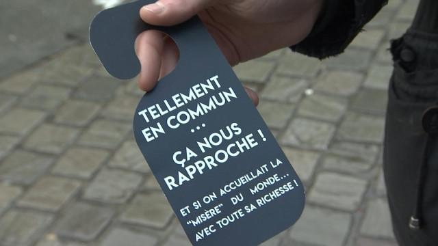 Bus : sensibilisation à la situation des sans-papiers.