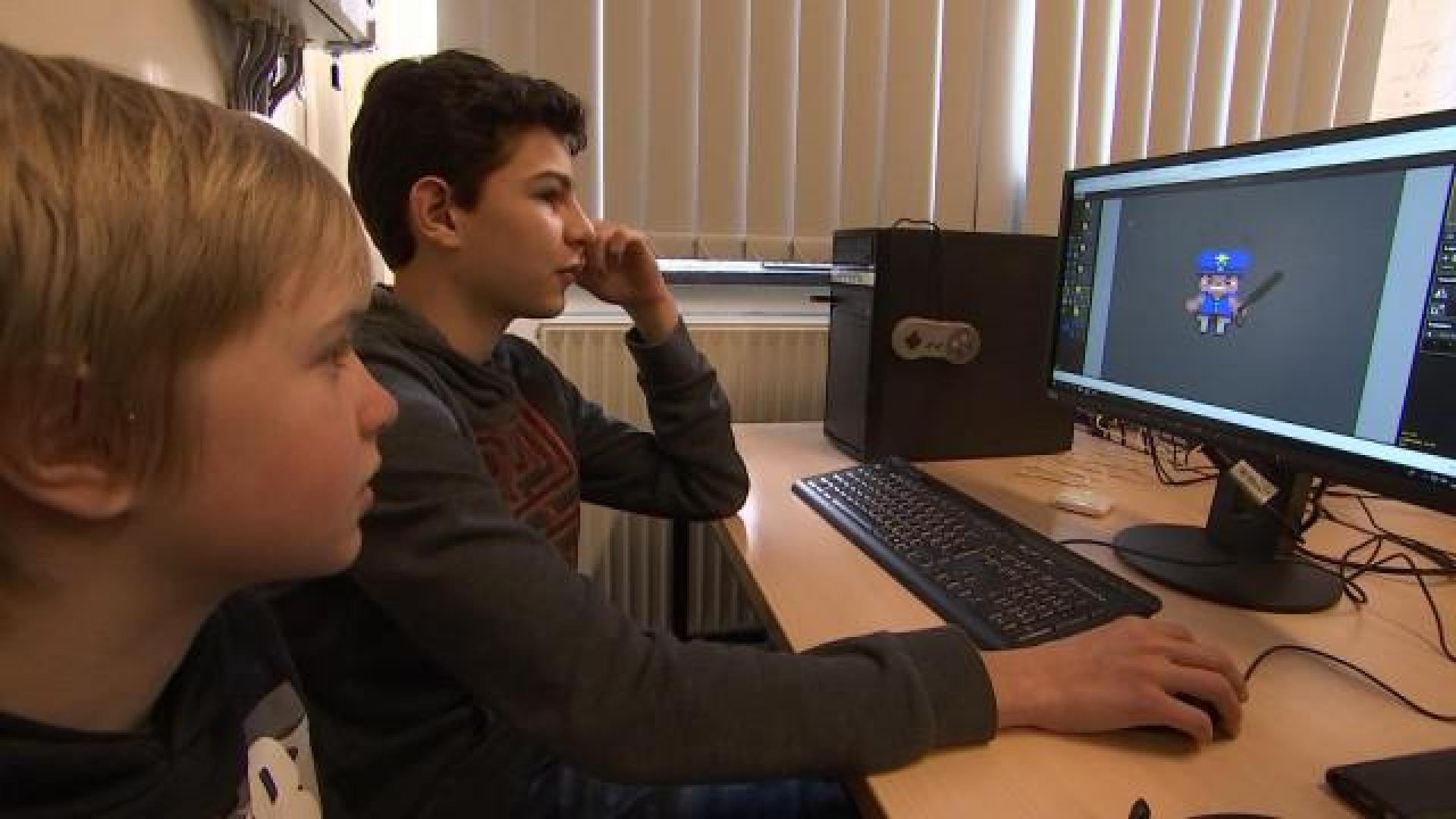 Des ados créent leur propre jeu vidéo en stage